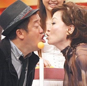 曾宝仪12岁了曾志伟才和她见面,曾宝仪几岁和曾志伟相认的