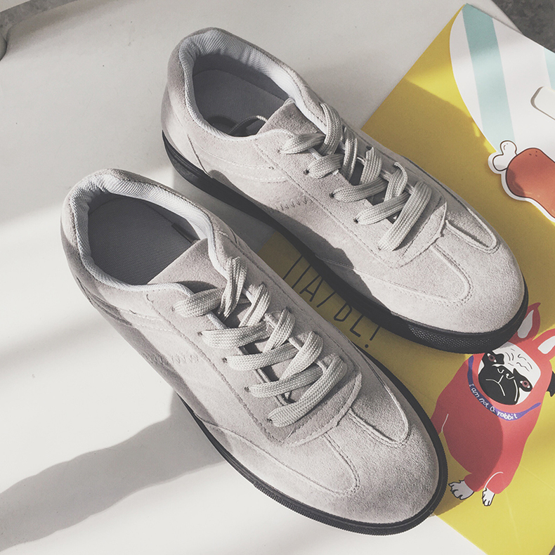 开春白色板鞋女,今年火爆的板鞋冬款