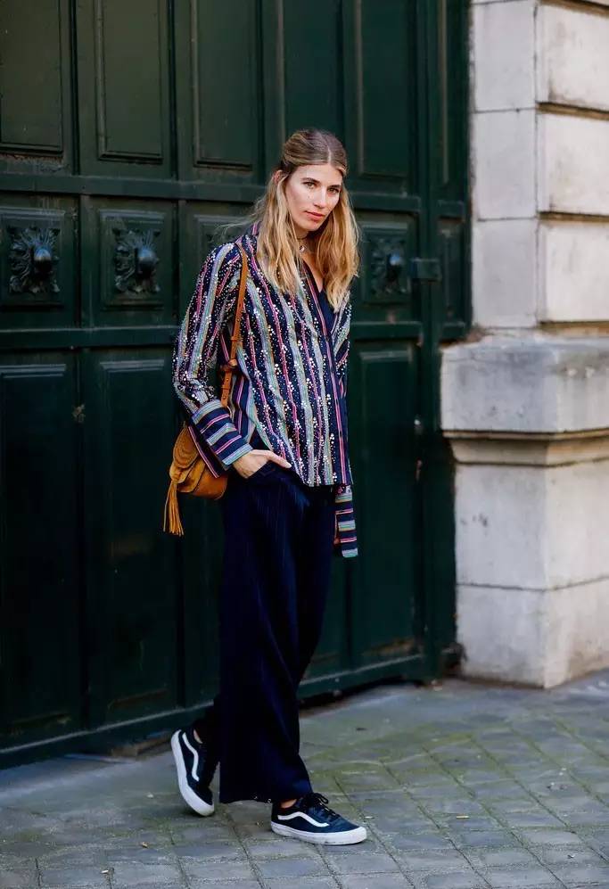 vans网红,vans懒人鞋经典款搭配