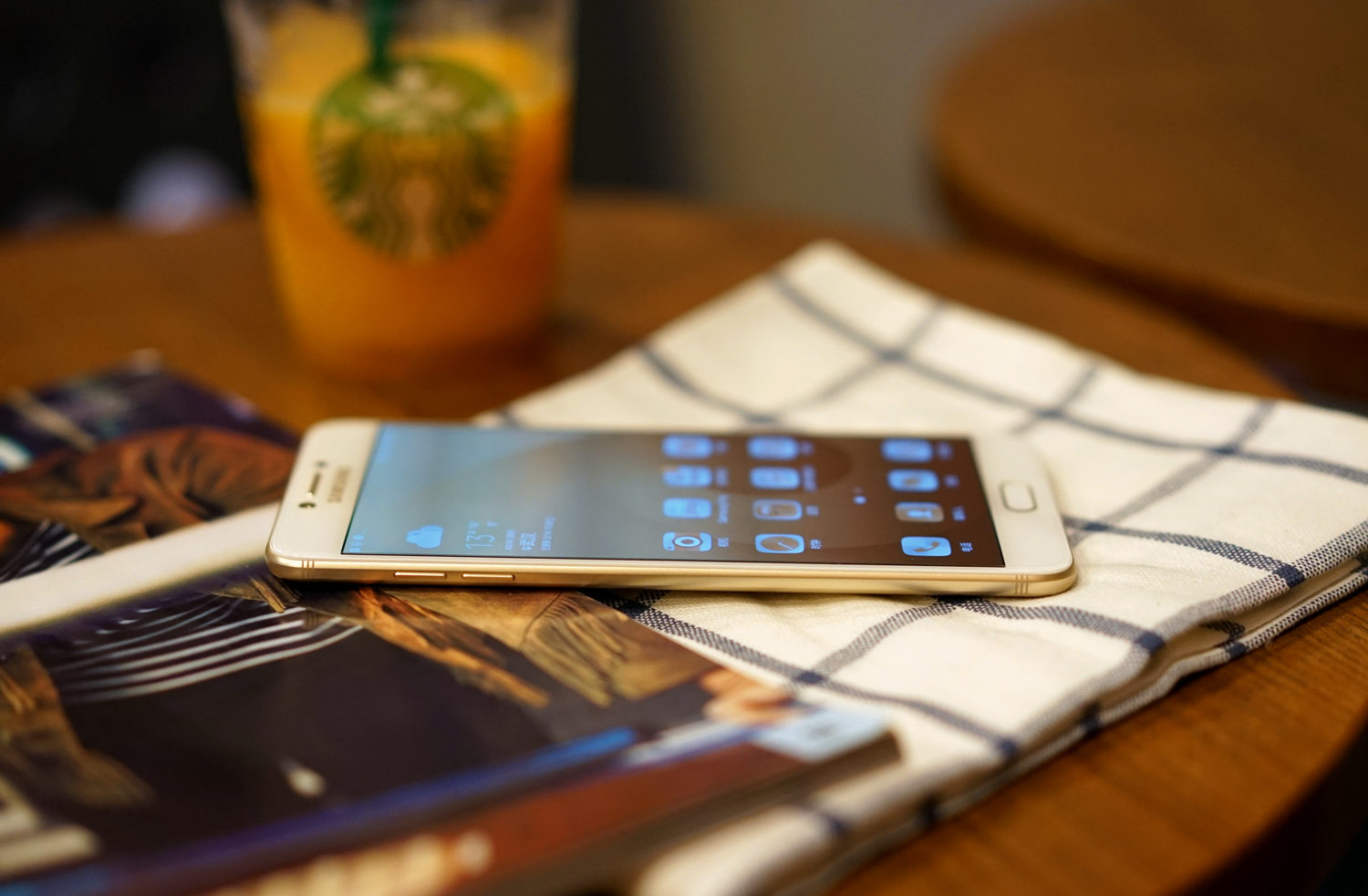 三星c7pro最新谍照,三星galaxyc7pro的性能测试