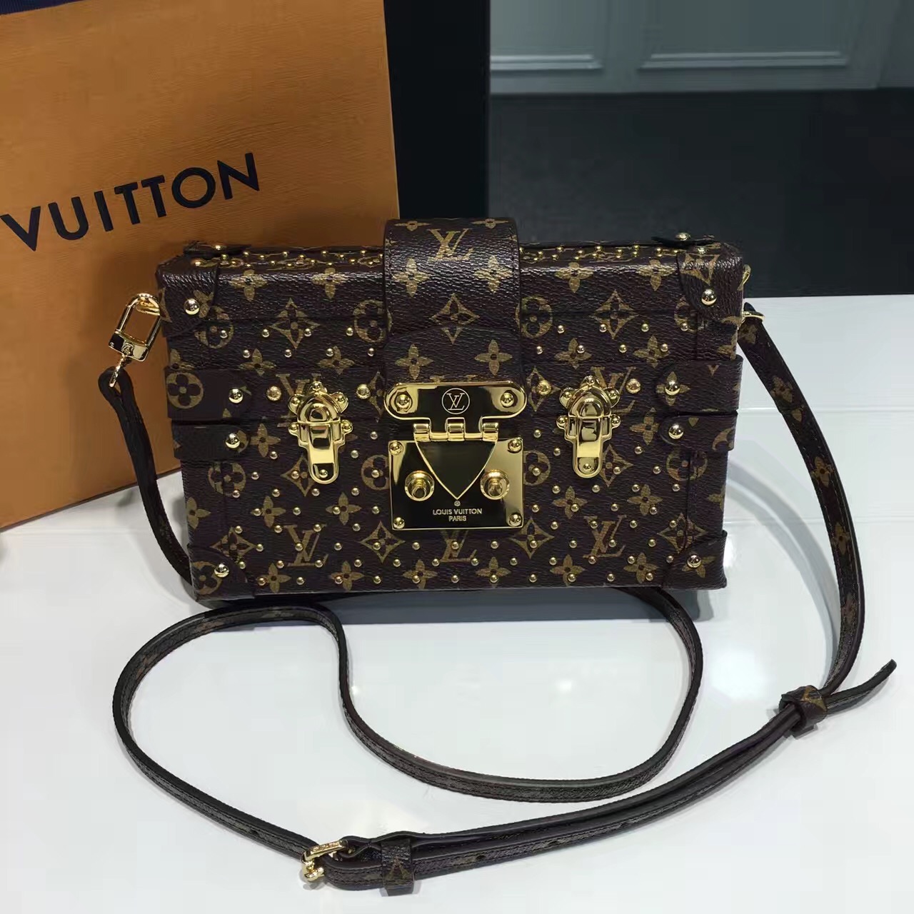 lv这款包多少钱,lv这款包的二手行情