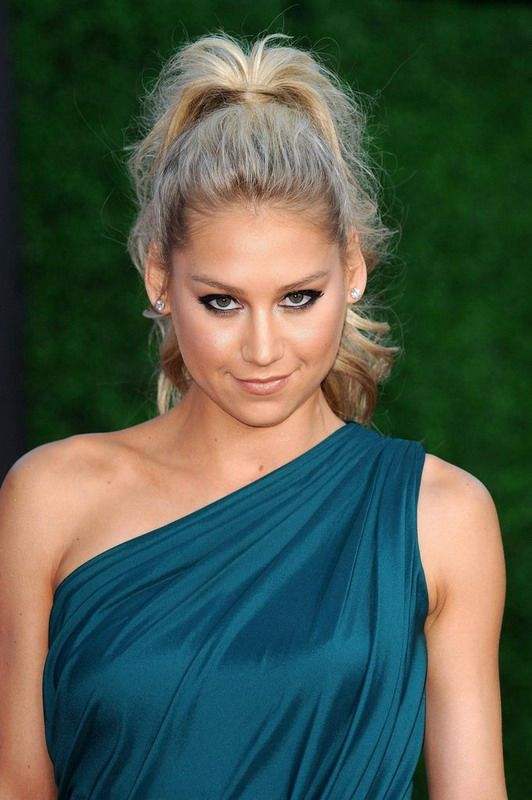 库娃年轻漂亮照片,库娃年轻的时候