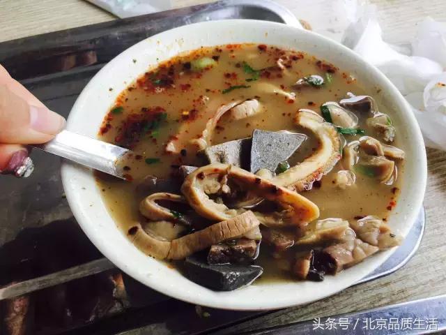 一天1万个都不够，这个北京爷们用40年创造了麻酱烧饼的传奇！