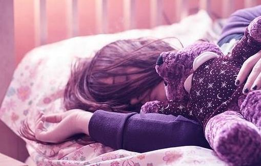 睡不着小妙招不吃药,整晚失眠睡不着教你一招告别失眠