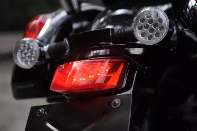 力帆最新款v缸250太子摩托车,力帆v缸250街车