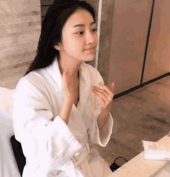 景甜五分钟洗脸时视频,景甜洗脸的瞬间