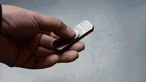 飞速旋转陀螺,飞速旋转七彩的陀螺