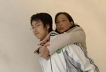 作者当年采写的报道：儿子挺立成最后的高山！如今儿子成了女儿