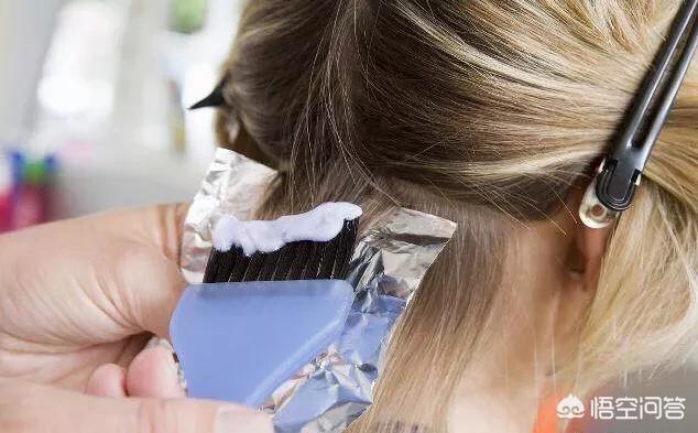 如何在家给自己染发、不伤头发？