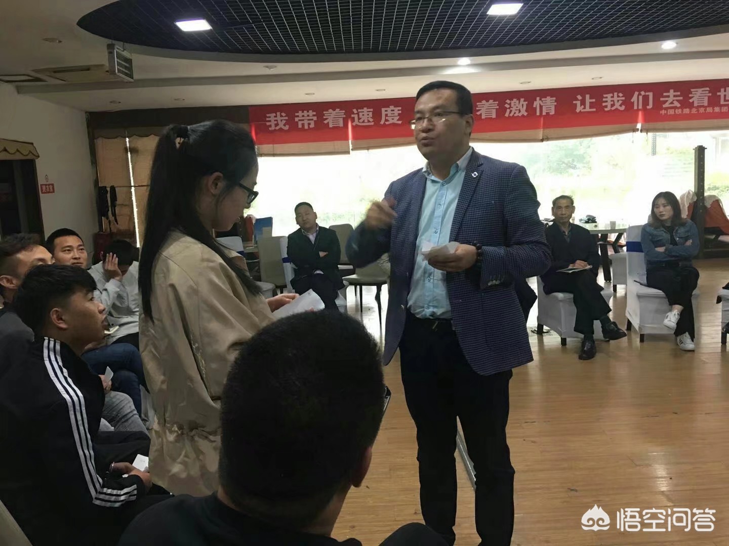 初中毕业生上铁路技校有前途吗,初中毕业上高铁班前景怎样