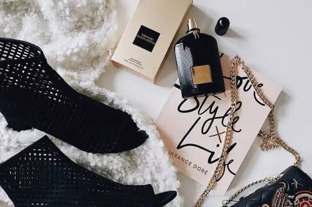 情人节只送花会不会太单调,情人节过了送玫瑰