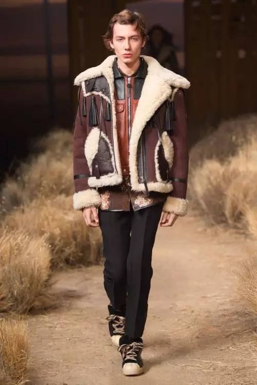 我哭，又跟着阿Sa、吴建豪、Selena 种草了Coach的2017秋冬系列