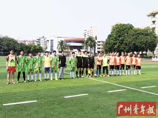 足球传递着人类最真挚的感情,足球两代人