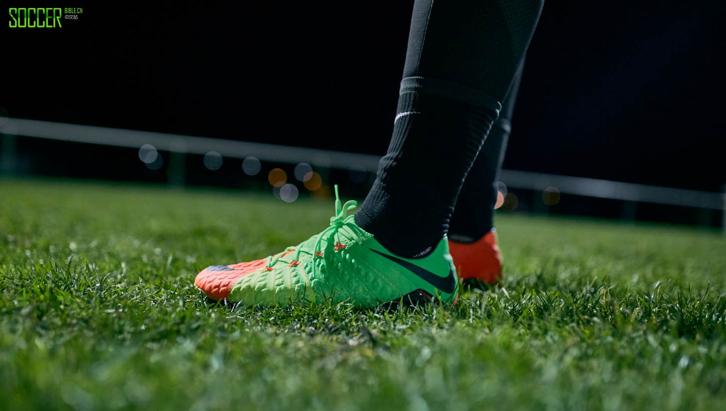 毒牙利刃3篮球鞋测评,毒蜂3ag超顶足球鞋测评