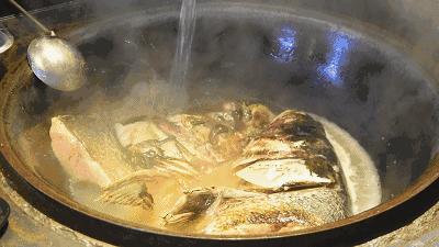 带一个名字里有字母Y的朋友来这家店就送钱！