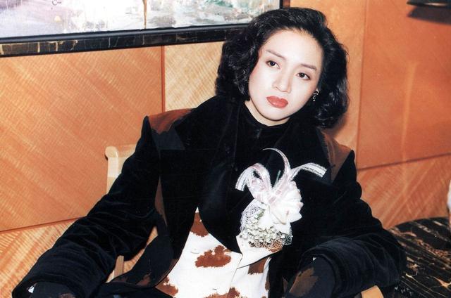 梅艳芳患癌早期本可治愈，却为何拒绝治疗？原因当真令人心酸！