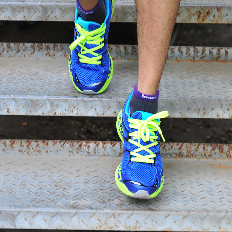 走步的运动鞋夏季女士,好看的男女同款运动鞋