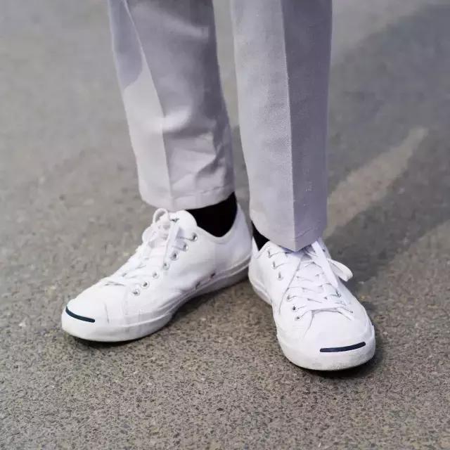 报告老师，中州大学的学生不好好穿衣服！