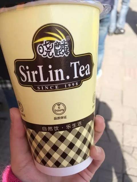 就算买一点点的长队排到街角，仍爱儿时那杯2块钱泡沫奶茶