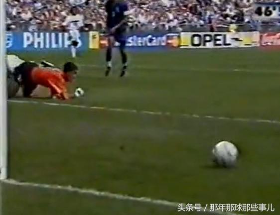 两届世界杯踢丢点球巴乔扼腕痛惜,98年世界杯法国vs意大利点球大战