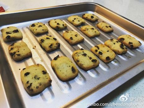 这好像是个假*冰白**，变美食博主可还行？！