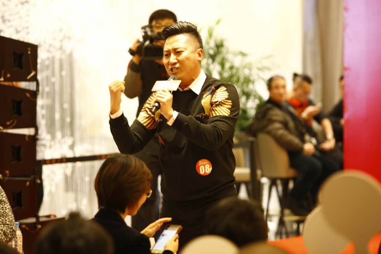 辽足球迷高歌,辽足助威歌