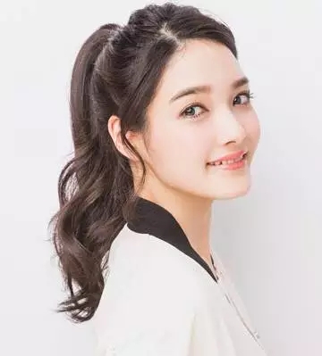 刘海长了遮眼又不想剪头怎么办,刘海长了扎马尾不好看