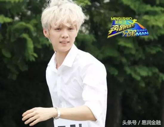 25岁成亿万富翁惹争议,18岁成亿万首富后半生却负债累累