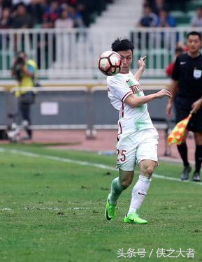 涨姿势!老司机带你飞,广州富力主场草皮是这样染的