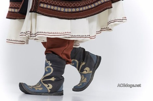 专访为《姊嫁物语》花费6年时间制作服装多次远赴蒙古的日本COSER