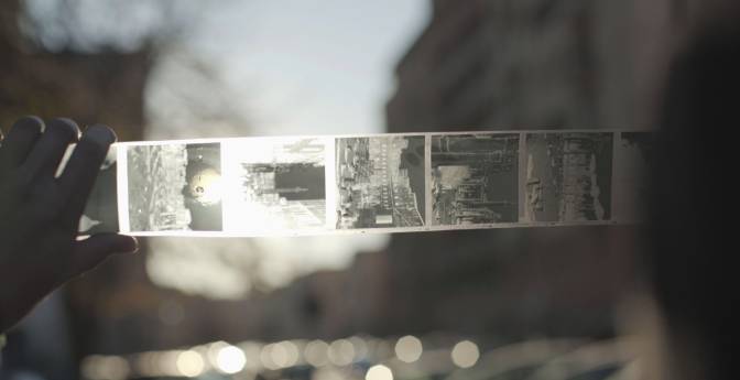 逃脱“暗箱操作”，一个小盒子就能教你怎么在阳光下冲洗胶卷