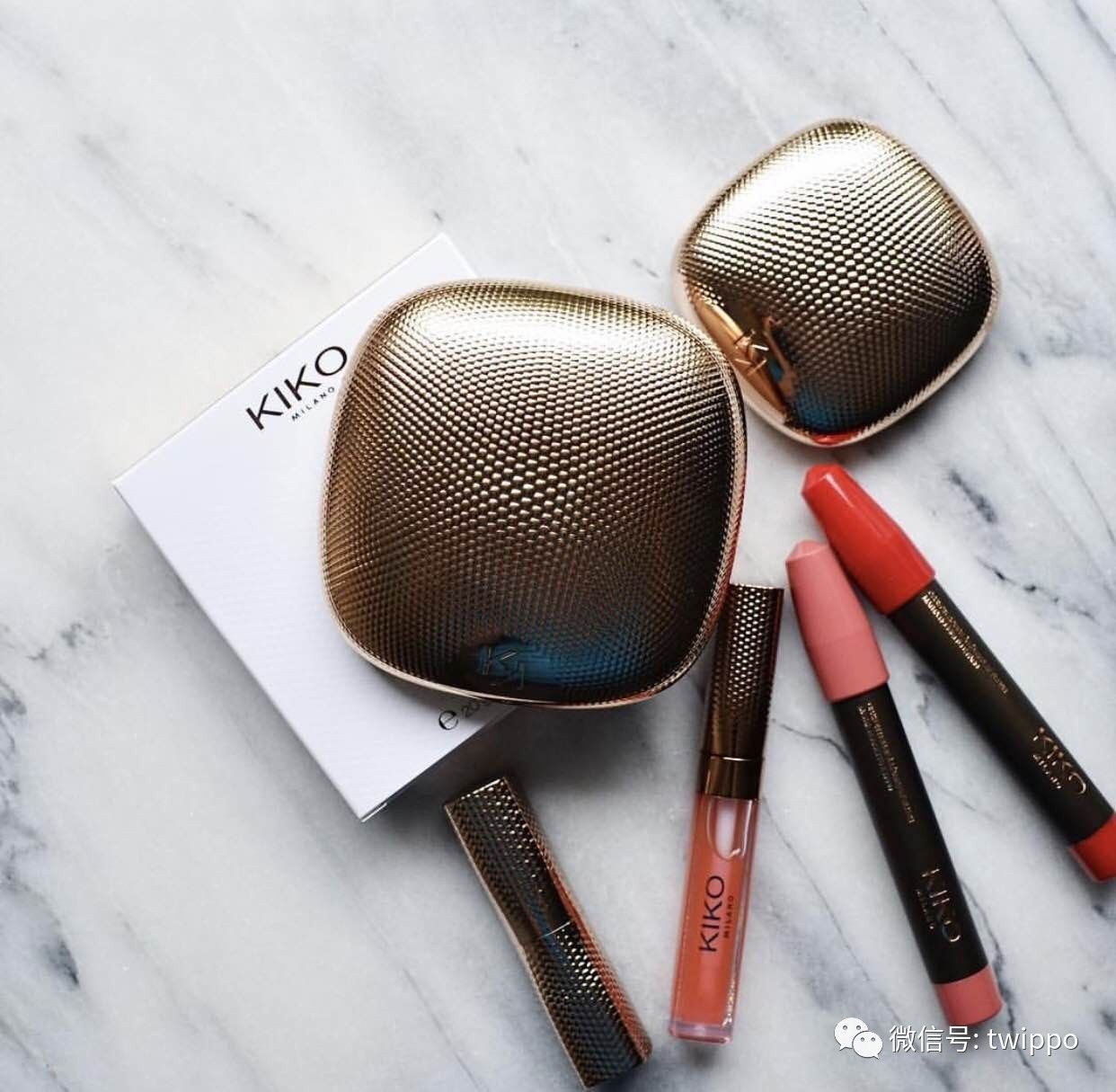 阿玛尼彩妆推荐平价款女,阿玛尼秀场时装