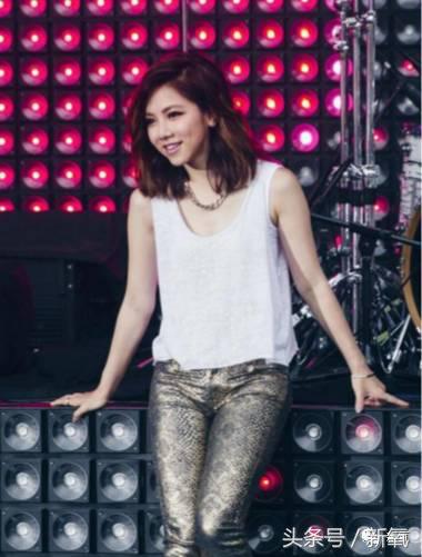 邓紫棋皮裤和别的女星对比,邓紫棋皮裤大盘点