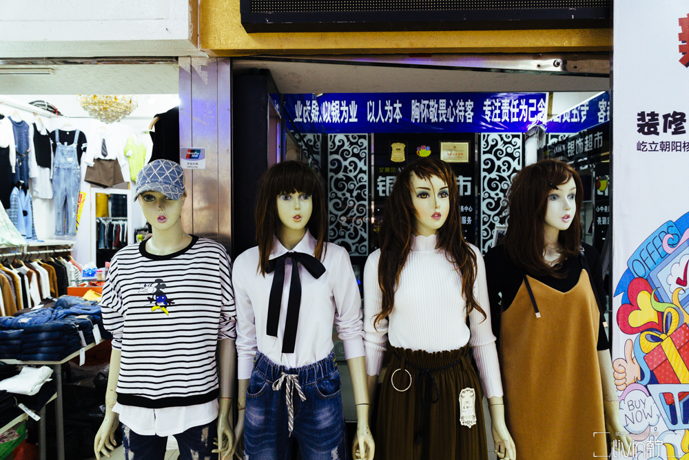 沉浸式逛南宁朝阳百货商店视频,南宁朝阳地下商业街人流