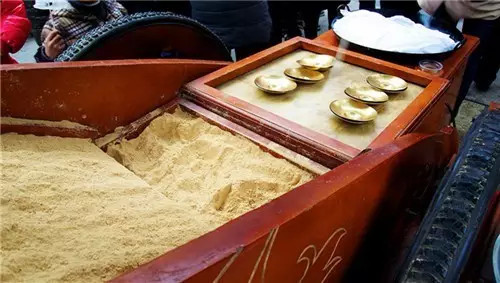 成都宽窄巷子景区特色,成都宽窄巷子有哪些小吃城