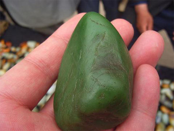 和田墨玉桃花石值钱吗,桃花石和田玉