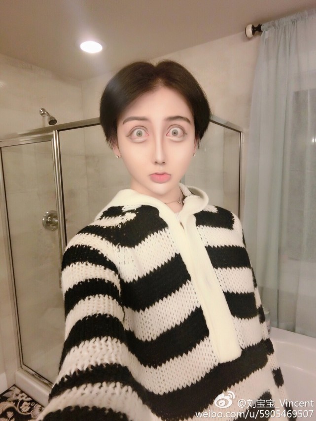 妮可基德曼穿红色高开叉长裙,妮可基德曼04年奥斯卡红毯