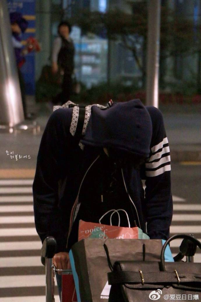 吴世勋机场代购,吴世勋被耽误的十年