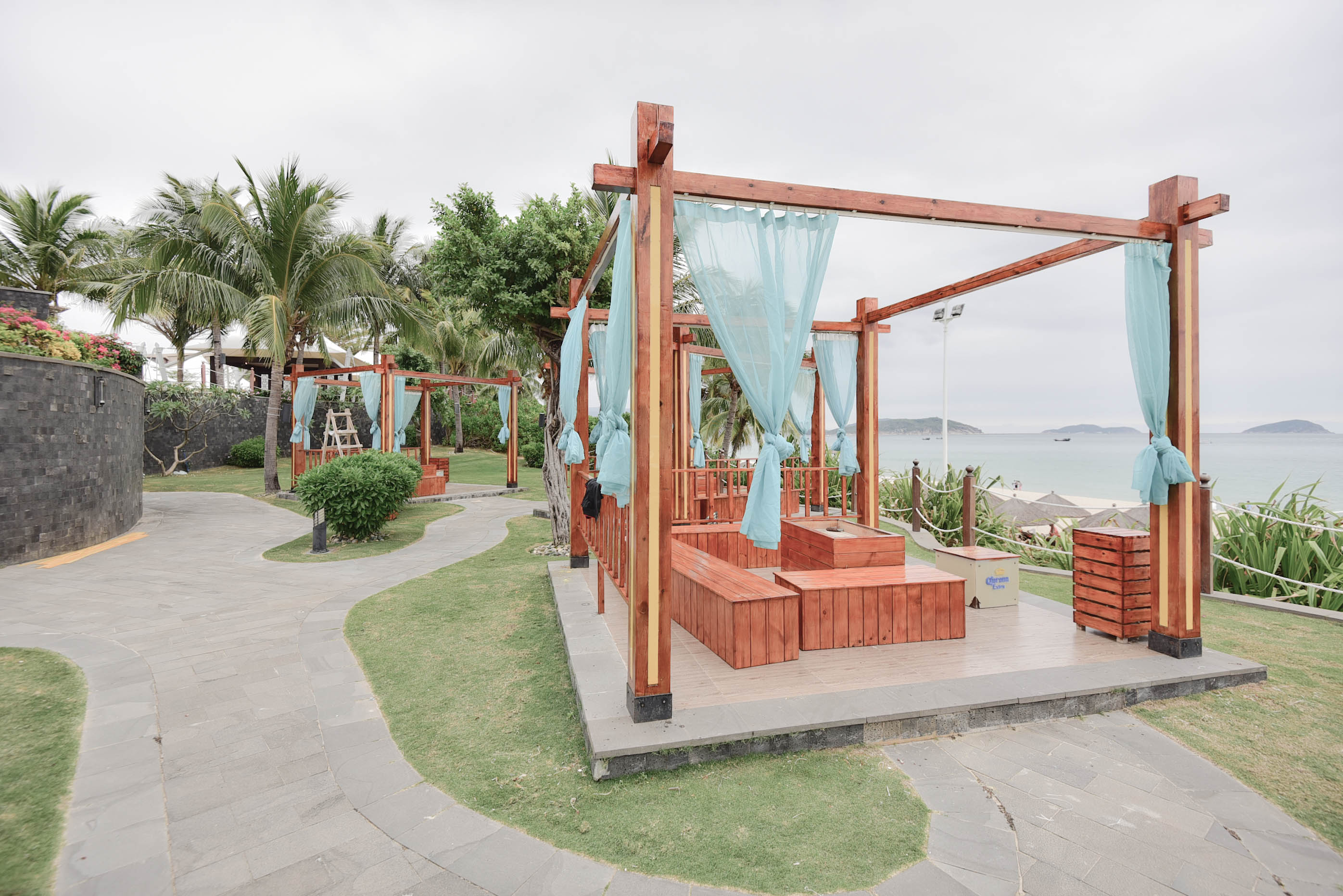 那片天空那片海这里的美人鱼不会游泳