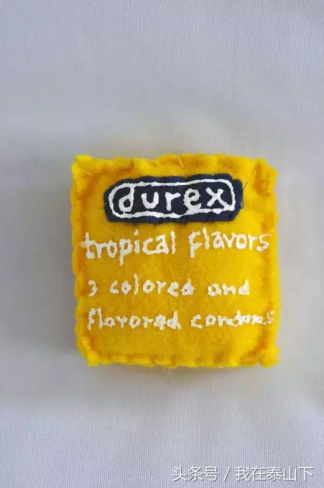 英国姑娘专门卖“假货”（针织品）的便利店