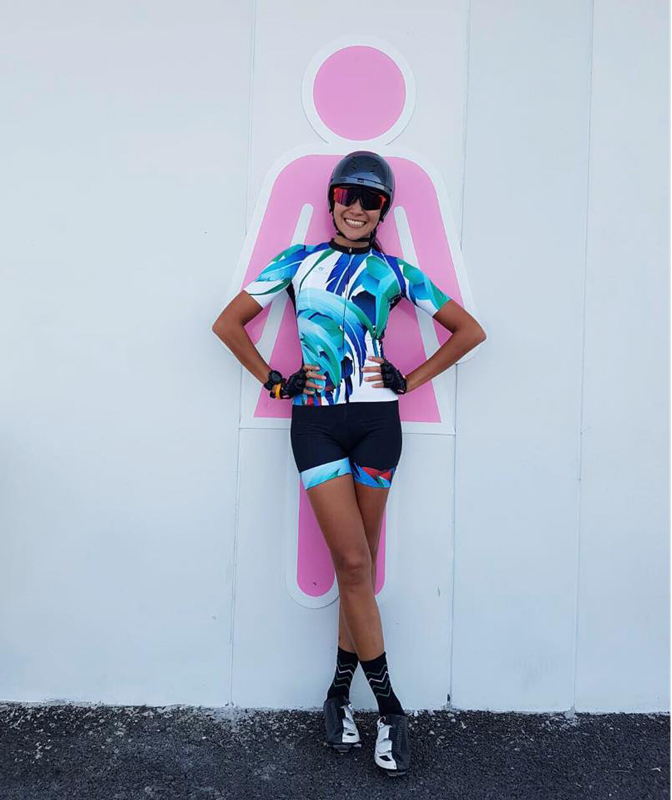 泰国除了人妖，能把自行车玩得这么溜的女神级人物，我也是服了！