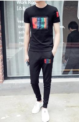 琛楀ご绌挎惌璧扮澶忓娼敺,娼敺鏈嶈鎼厤澶忓瀛︾敓