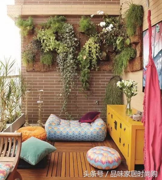 遗憾没有阳光?背阴阳台也能打造幽静绿色花园