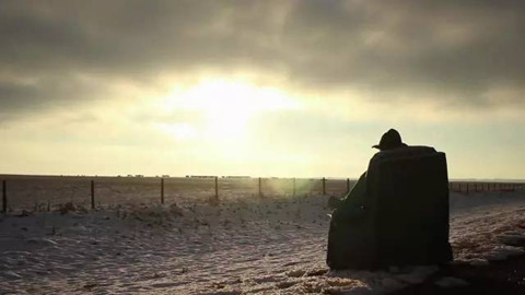 扛着沙发前进,扛着沙发去旅游
