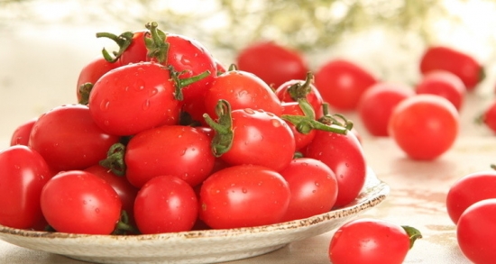 女性气血不足吃桂圆到底有没有用,气血不足吃八珍丸还是归脾丸女性