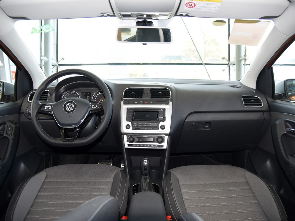 一年工资就能买到，年轻人最爱这些爆款两厢车！