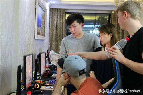 角色穿越火线,穿越火线角色拥有专属近战吗