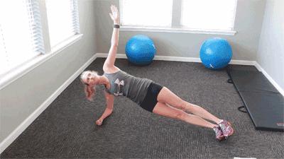 半个月平板支撑可以练出来马甲线,平板支撑一天多久能锻炼马甲线