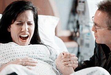 剖腹产总感觉撕裂疼,剖腹产麻药过的伤口痛还是顺产疼