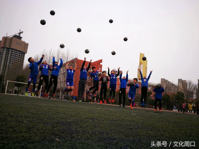 足球进校园是谁提出的,足球进校园推进了校园足球的发展